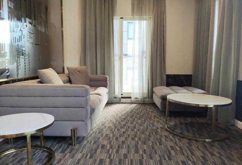 سوییت اجرایی, Muen Yuan Dong Hot Spring