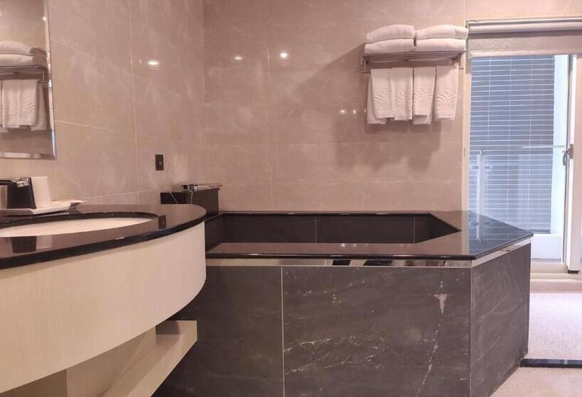 Thematic Family Room, Muen Yuan Dong Hot Spring