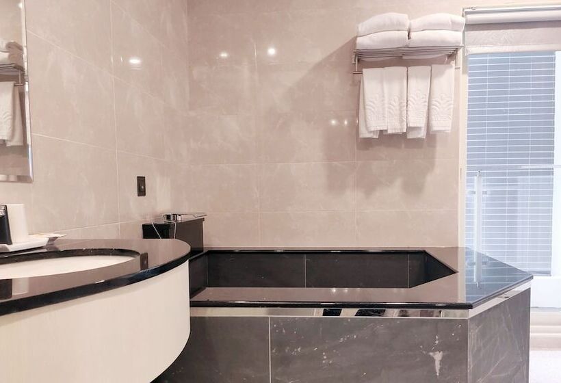 اتاق لوکس, Muen Yuan Dong Hot Spring