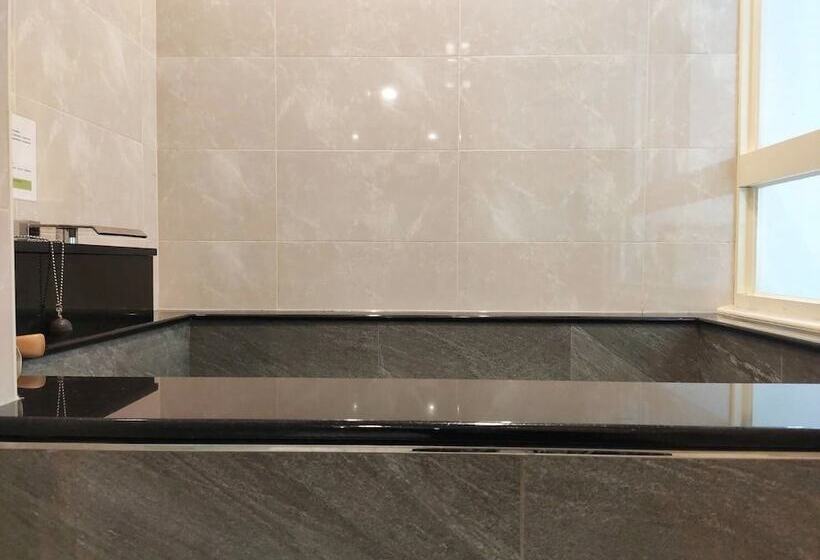 اتاق لوکس چهار تخته, Muen Yuan Dong Hot Spring