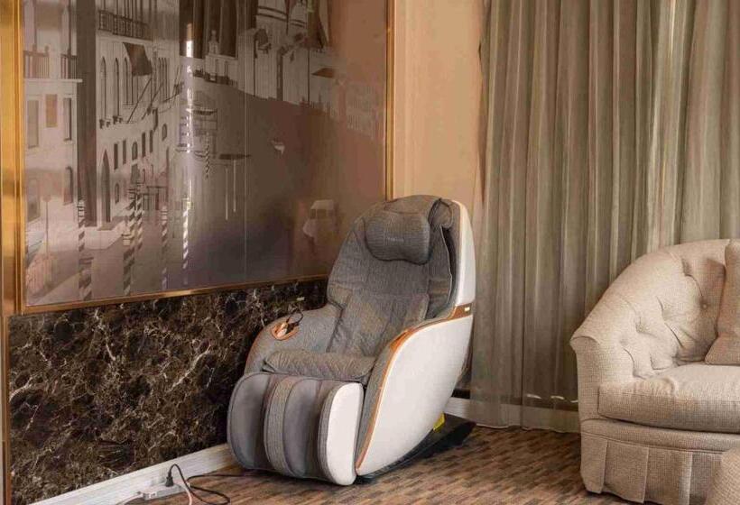 سوییت اجرایی, Muen Yuan Dong Hot Spring