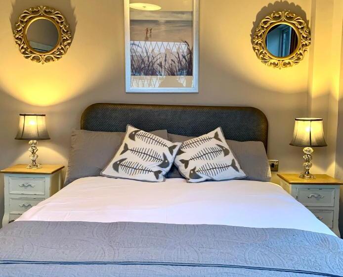 Cameră Basic, Salt On The Harbour