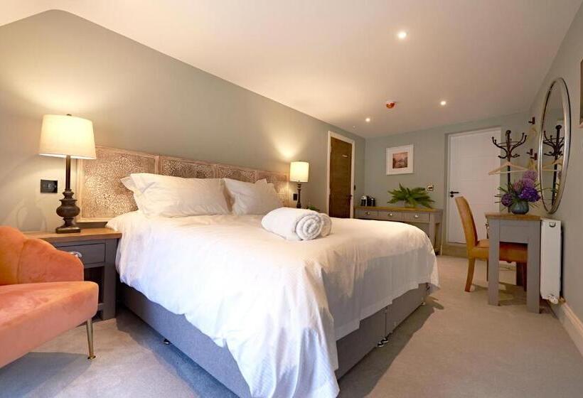 キングサイズベッドのスタンダードルーム, Valentino S Restaurant With Rooms