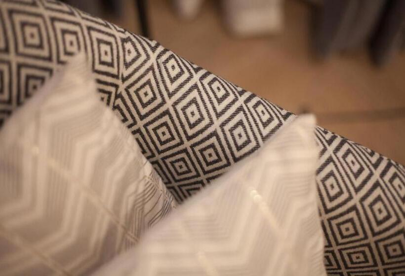 デラックスルーム, Suites You Soho