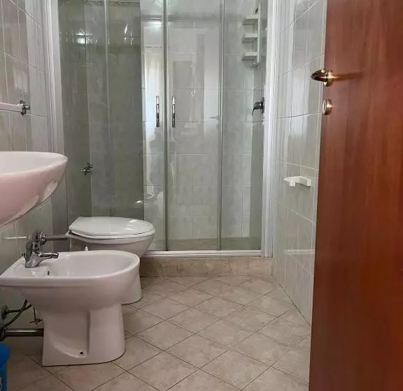 استودیوی استاندارد, Residence Paradise