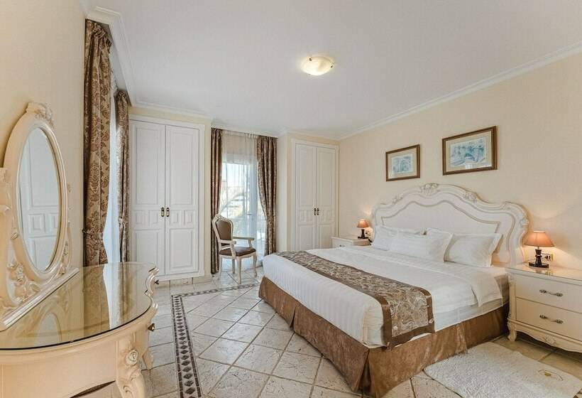 Люкс 2 Спальни, Flamingo Suites Boutique