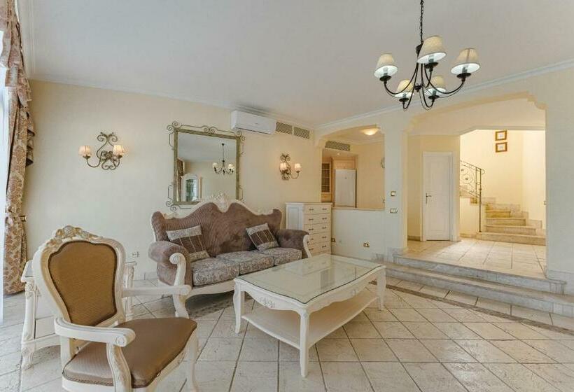 Королевский Люкс, Flamingo Suites Boutique