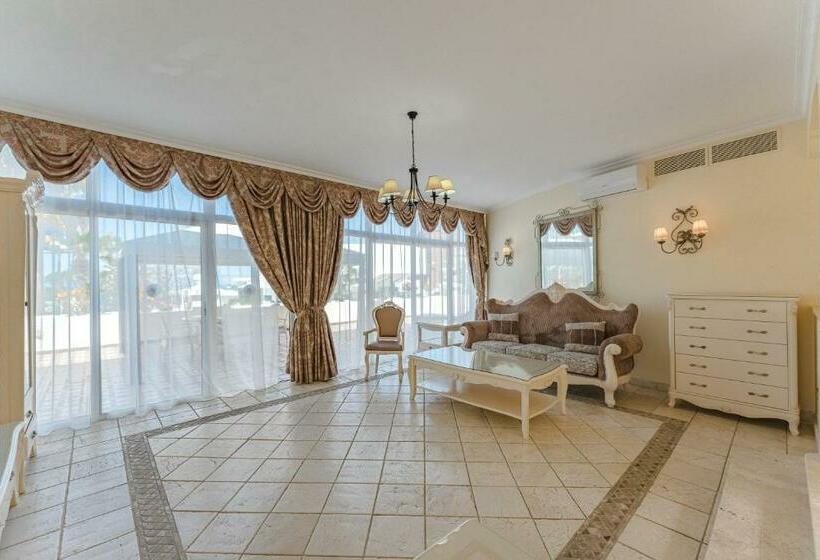 Королевский Люкс, Flamingo Suites Boutique