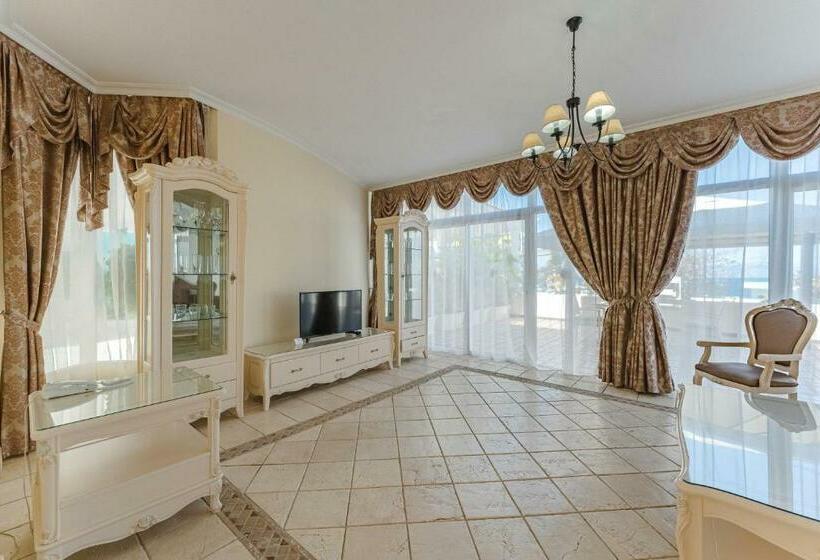 Королевский Люкс, Flamingo Suites Boutique