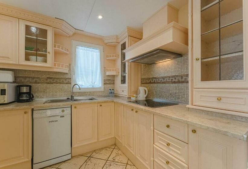 Королевский Люкс, Flamingo Suites Boutique