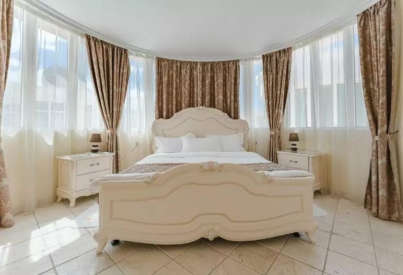 سوئیت رویال, Flamingo Suites Boutique