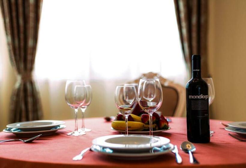 Королевский Люкс, Flamingo Suites Boutique