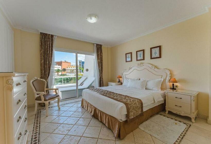 Люкс Семейный 2 Спальни, Flamingo Suites Boutique