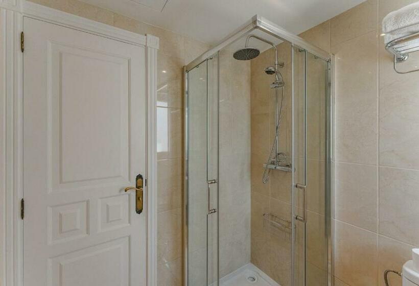 Люкс Семейный 2 Спальни, Flamingo Suites Boutique