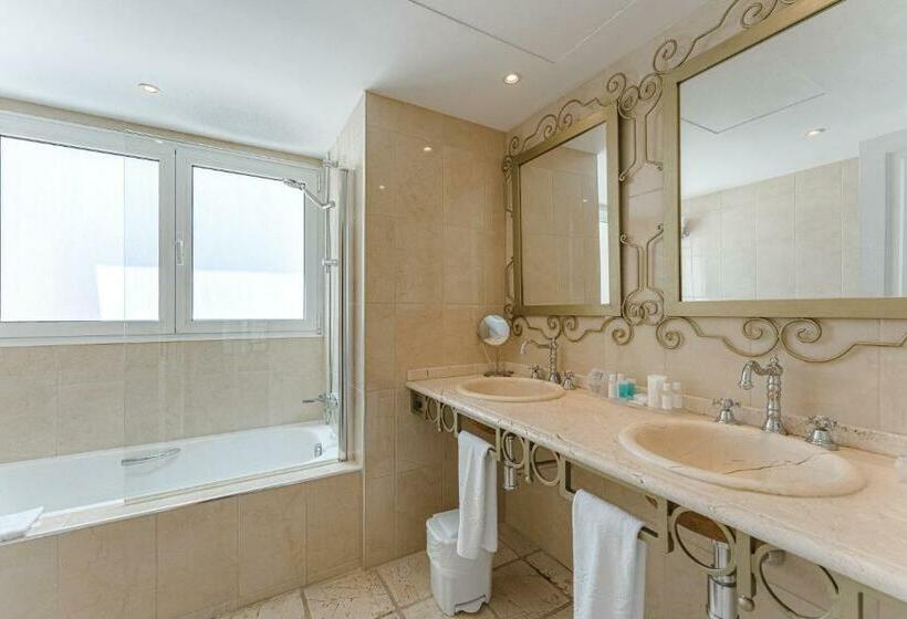 Люкс Семейный 2 Спальни, Flamingo Suites Boutique