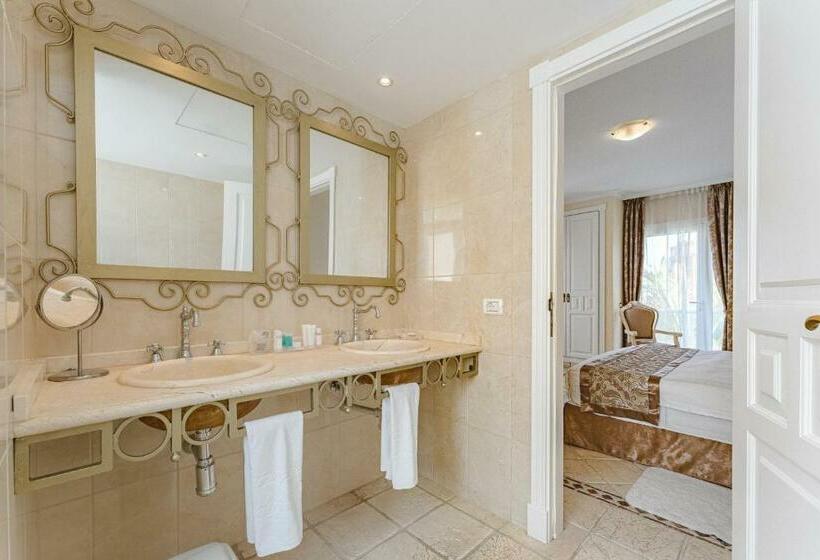 Люкс Семейный 2 Спальни, Flamingo Suites Boutique