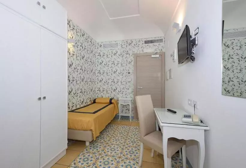 اتاق اکونومی یک تخته, 7bello