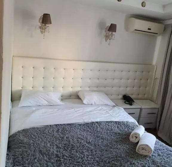 اتاق استاندارد چهار تخته, Bella Donna