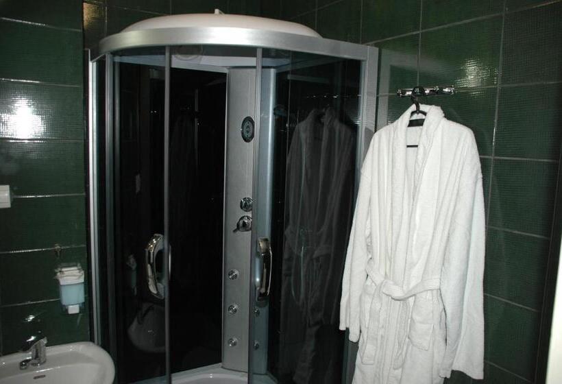 اتاق استاندارد چهار تخته, Bella Donna