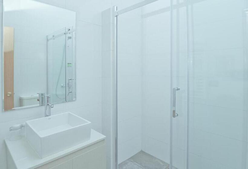 غرفة تنفيذية, Y Cabañas Campanario