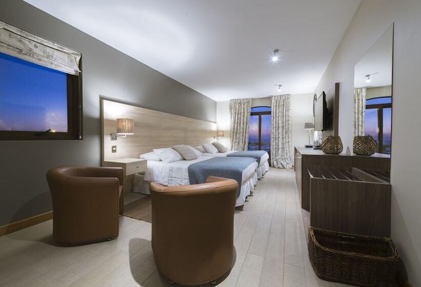 جناح مطلّ علي البحر, Y Cabañas Campanario