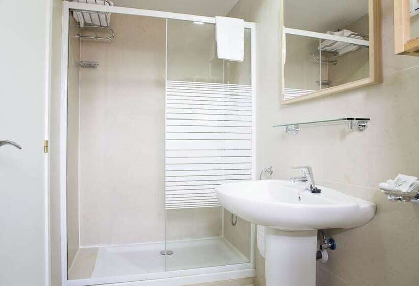 اتاق استاندارد با چشمانداز, Eliseos