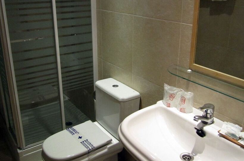 Quarto Estandar Individual, Eliseos