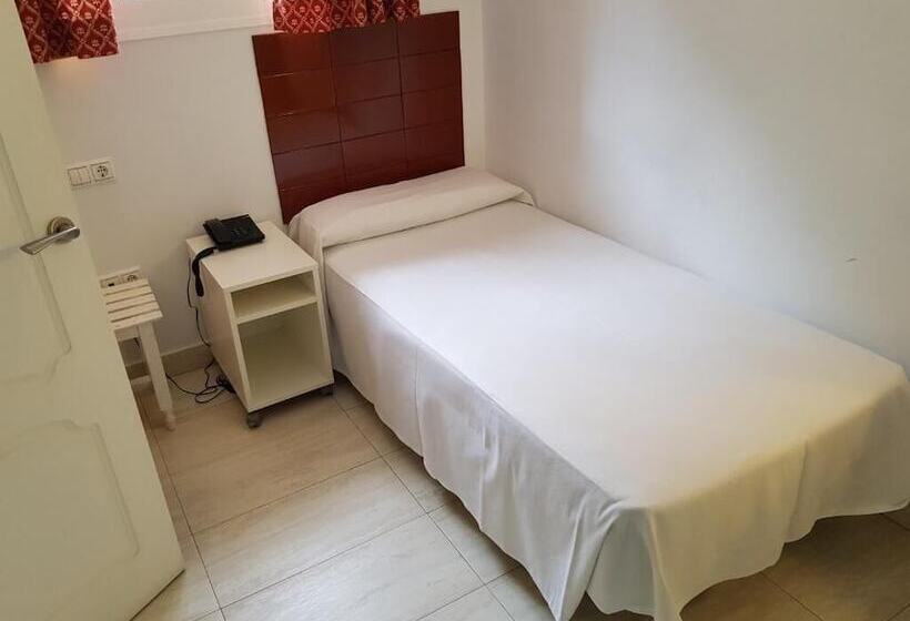 اتاق استاندارد یک نفره, Eliseos