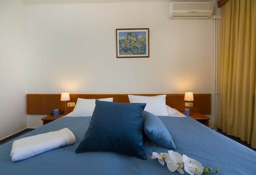 חדר קומפורט עם נוף לים, Faraon