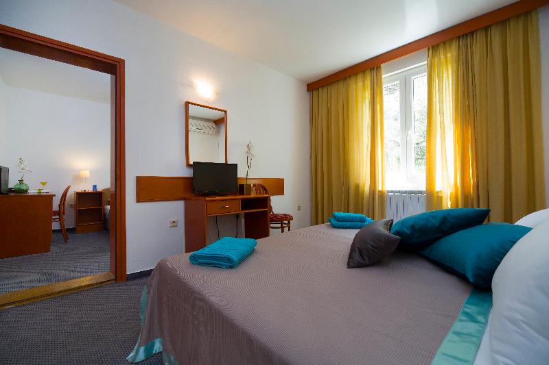 ファミリールーム, Faraon