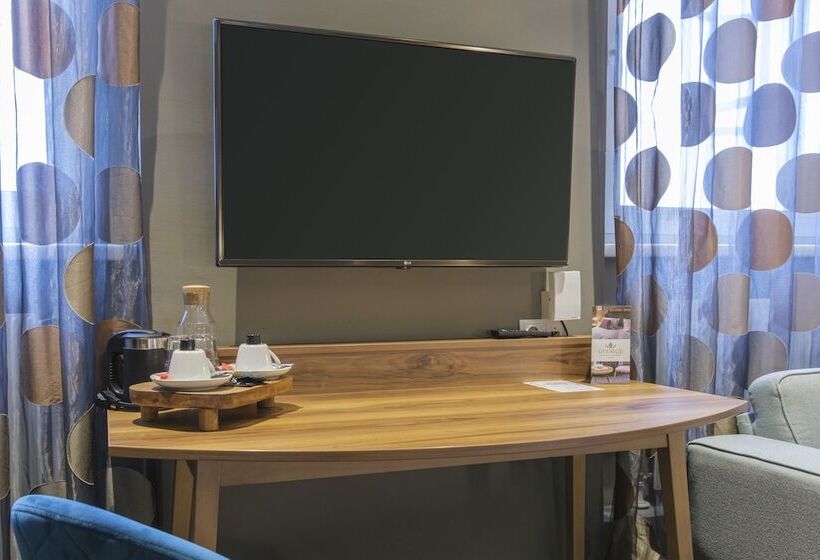 اتاق استاندارد, George Vienna