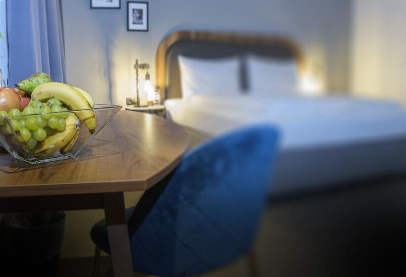 اتاق استاندارد, George Vienna