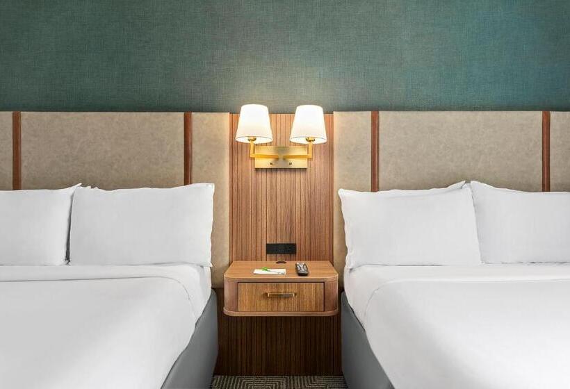 带2个双人床的标准工作室, Holiday Inn Manhattan 6th Ave Chelsea, An Ihg