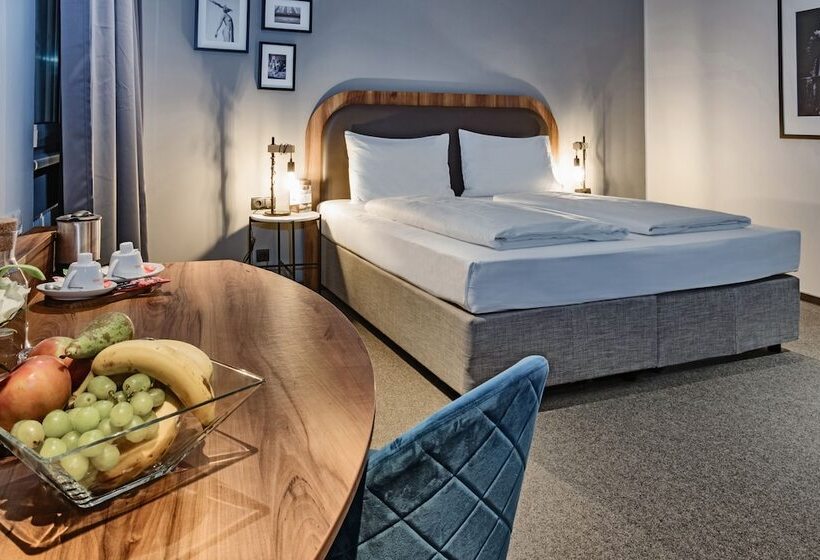 اتاق استاندارد, George Vienna