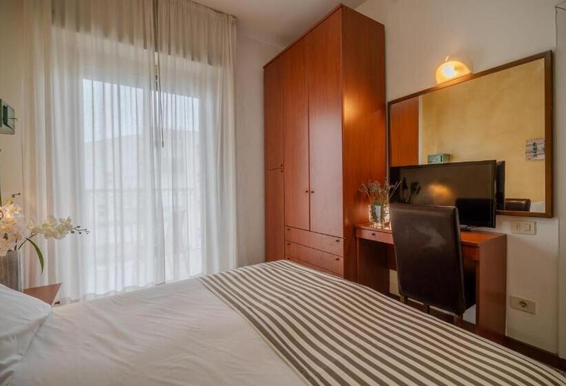 스탠다드 룸, Mia