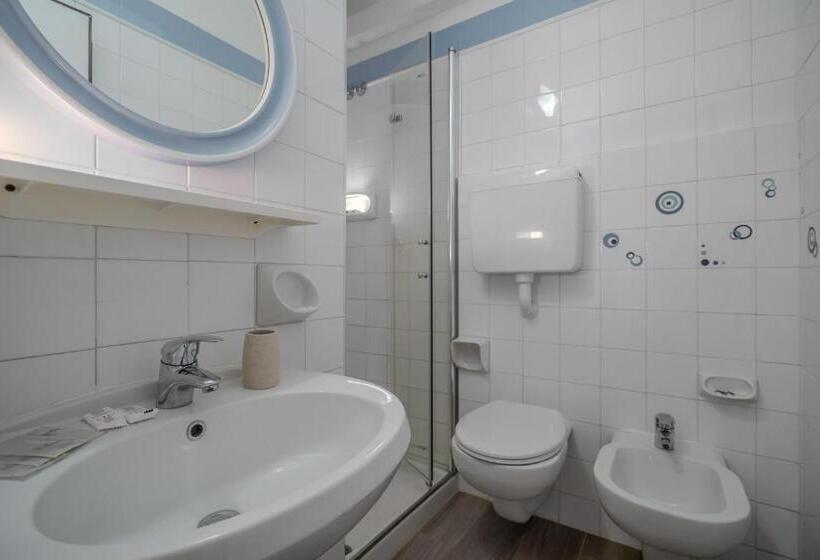 스탠다드 트리플 룸, Mia