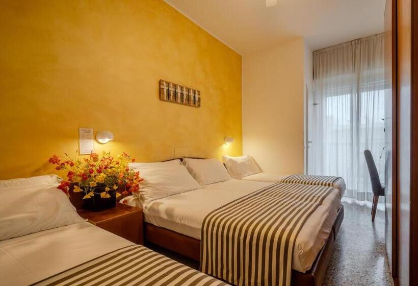 4인용 스탠다드 룸, Mia