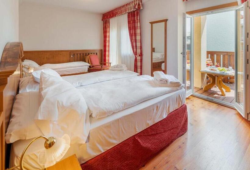 Номер Стандарт Трехместный, Royal Hotel Cortina