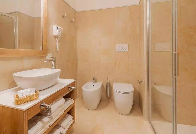 اتاق استاندارد چهار تخته, Royal Hotel Cortina