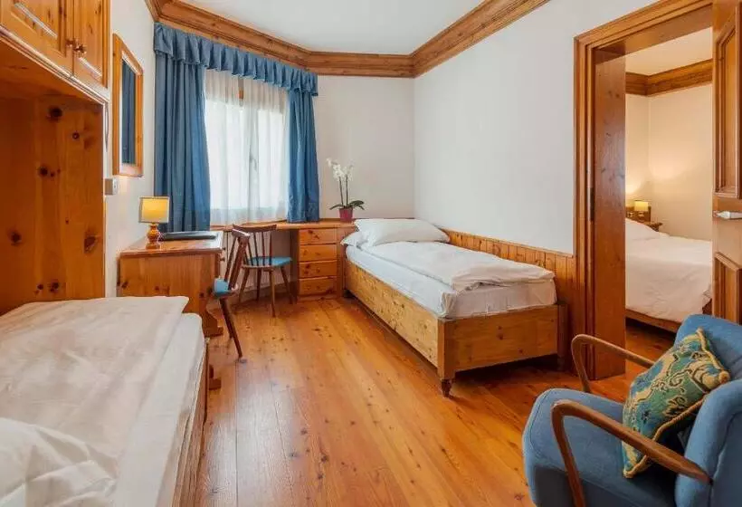 اتاق استاندارد چهار تخته, Royal Hotel Cortina