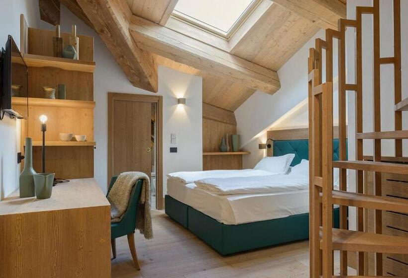 豪华三人间, Royal Hotel Cortina