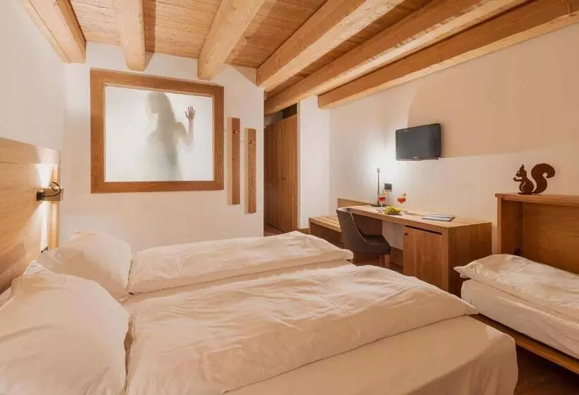اتاق لوکس سه تخته, Royal Hotel Cortina