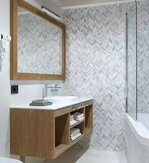سوئیت رویال, Royal Hotel Cortina