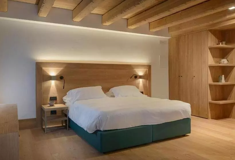 سوئیت رویال, Royal Hotel Cortina