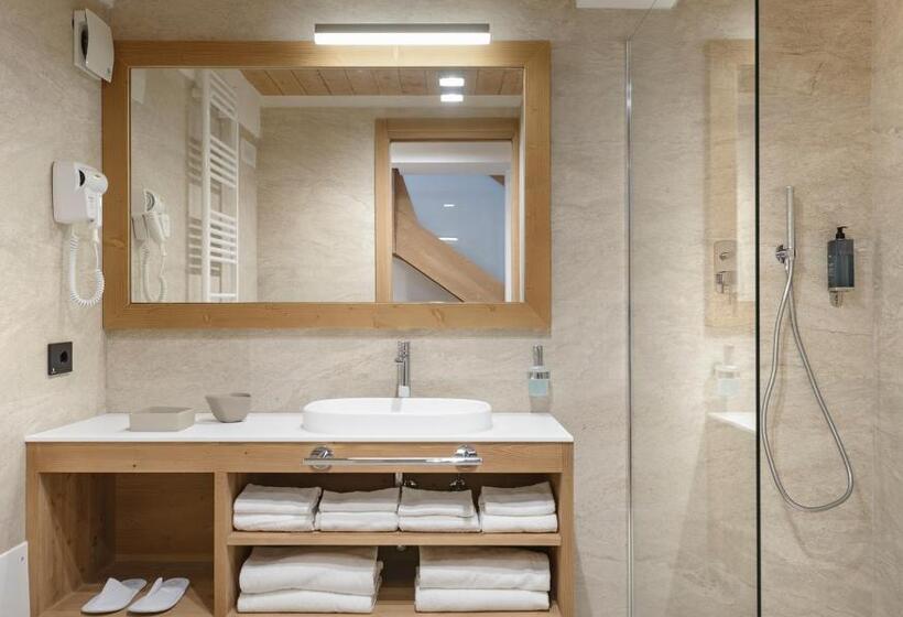 Люкс Повышенной Комфортности, Royal Hotel Cortina