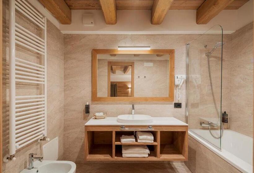 Номер Deluxe, Royal Hotel Cortina