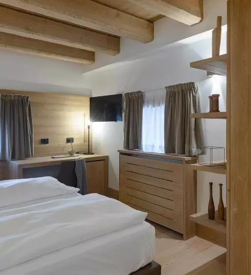 اتاق لوکس, Royal Hotel Cortina