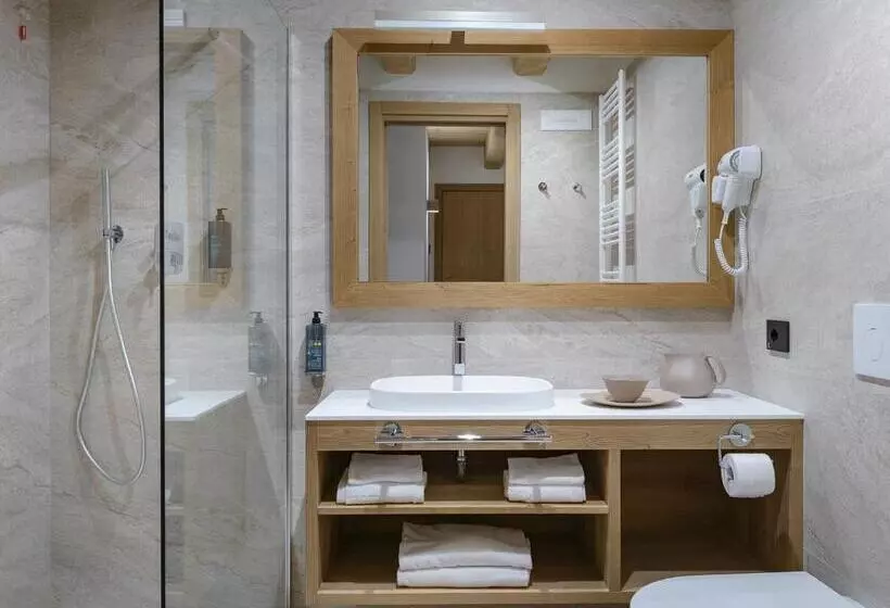 اتاق لوکس, Royal Hotel Cortina