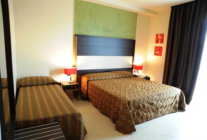 חדר סטנדרט לשלושה, Viola Palace