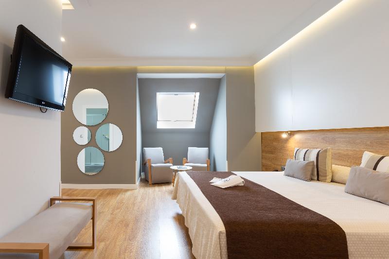 غرفة قياسية رباعية, Viola Palace